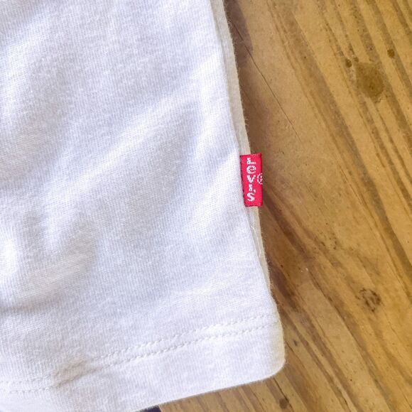 NWOT Levi's Oversized Graphic Short Stack T Shirt - Women's Size Small - Beachy - Picture 3 of 5